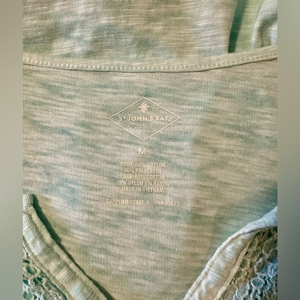 St John’s Bay Women’s Blouse Size Medium​​ - Picture 3 of 3